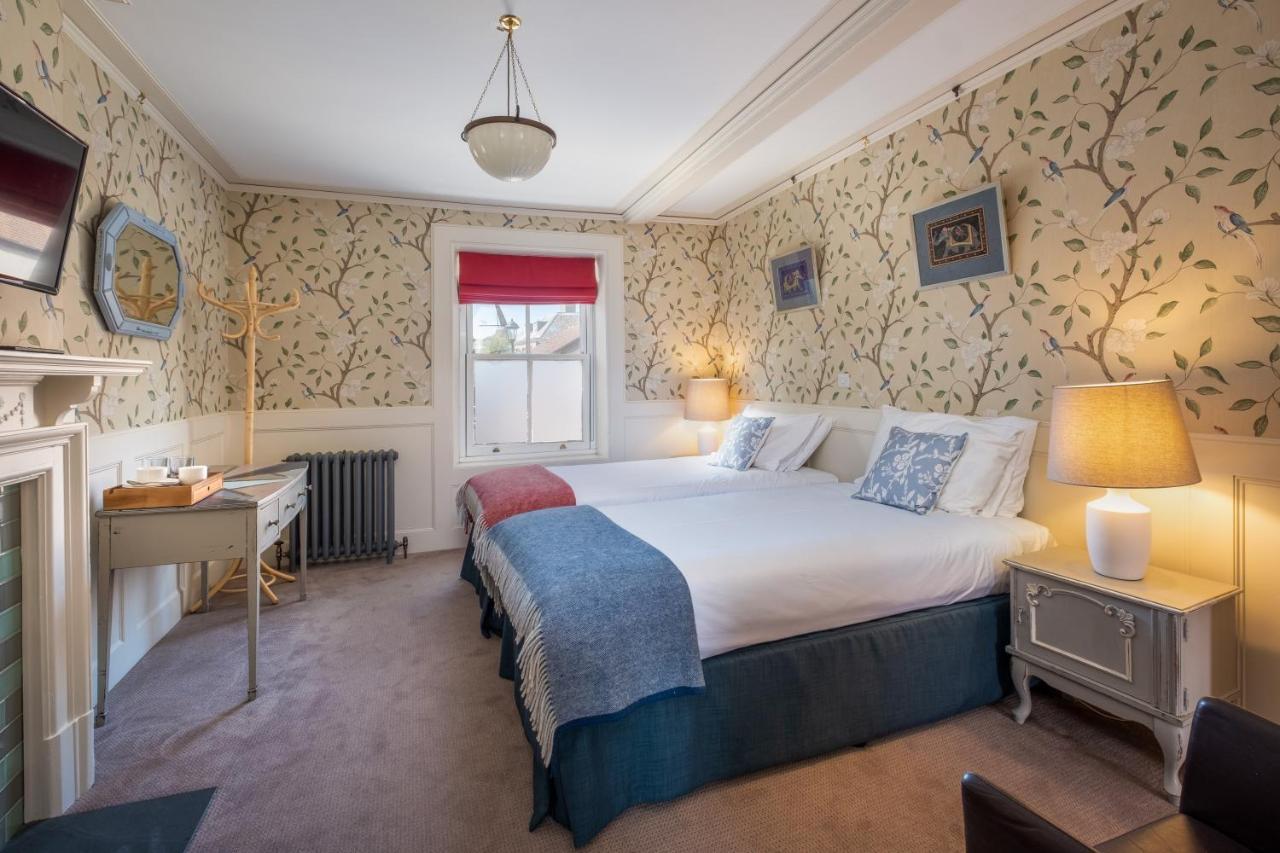 One Holyrood Hotel & Cafe Newport  Luaran gambar