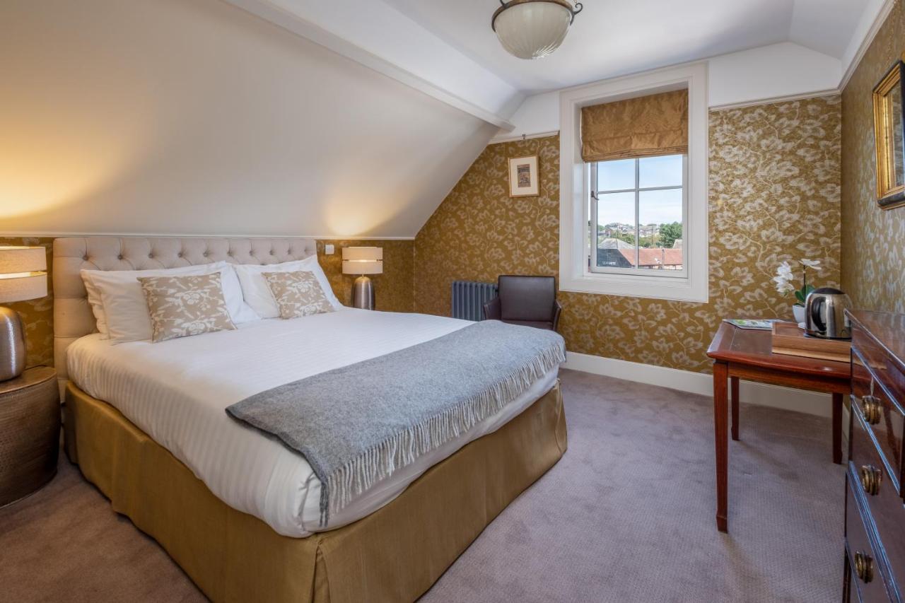 One Holyrood Hotel & Cafe Newport  Luaran gambar