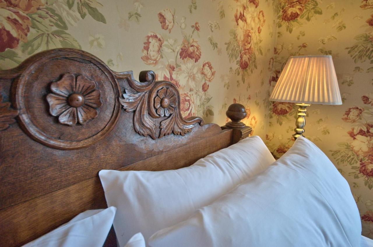 One Holyrood Hotel & Cafe Newport  Bilik gambar
