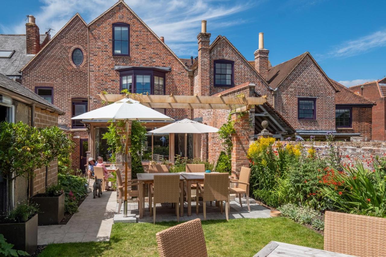 One Holyrood Hotel & Cafe Newport  Luaran gambar
