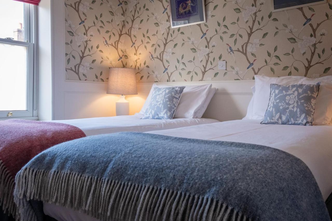 One Holyrood Hotel & Cafe Newport  Luaran gambar