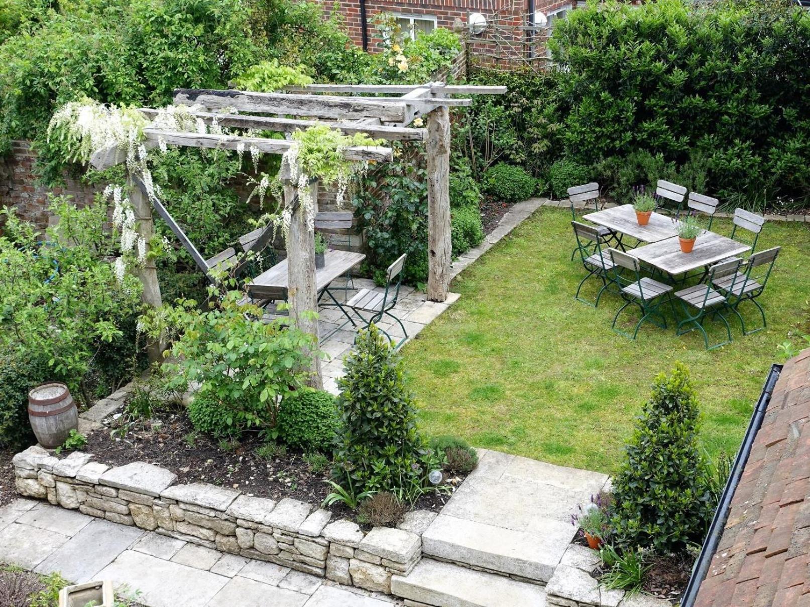 One Holyrood Hotel & Cafe Newport  Bilik gambar