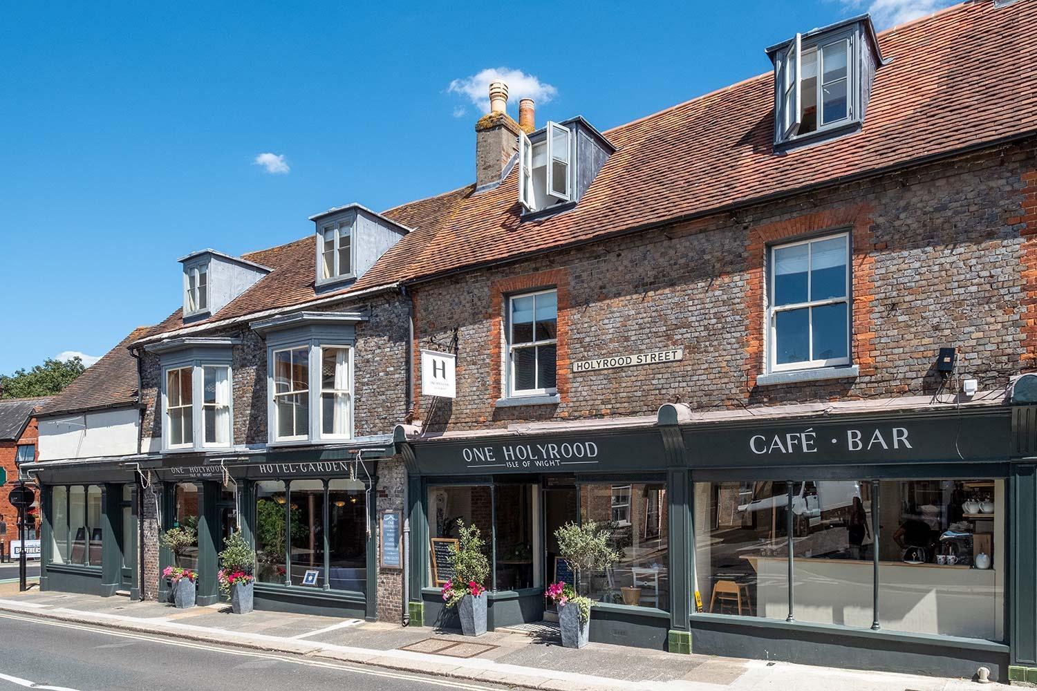 One Holyrood Hotel & Cafe Newport  Bilik gambar