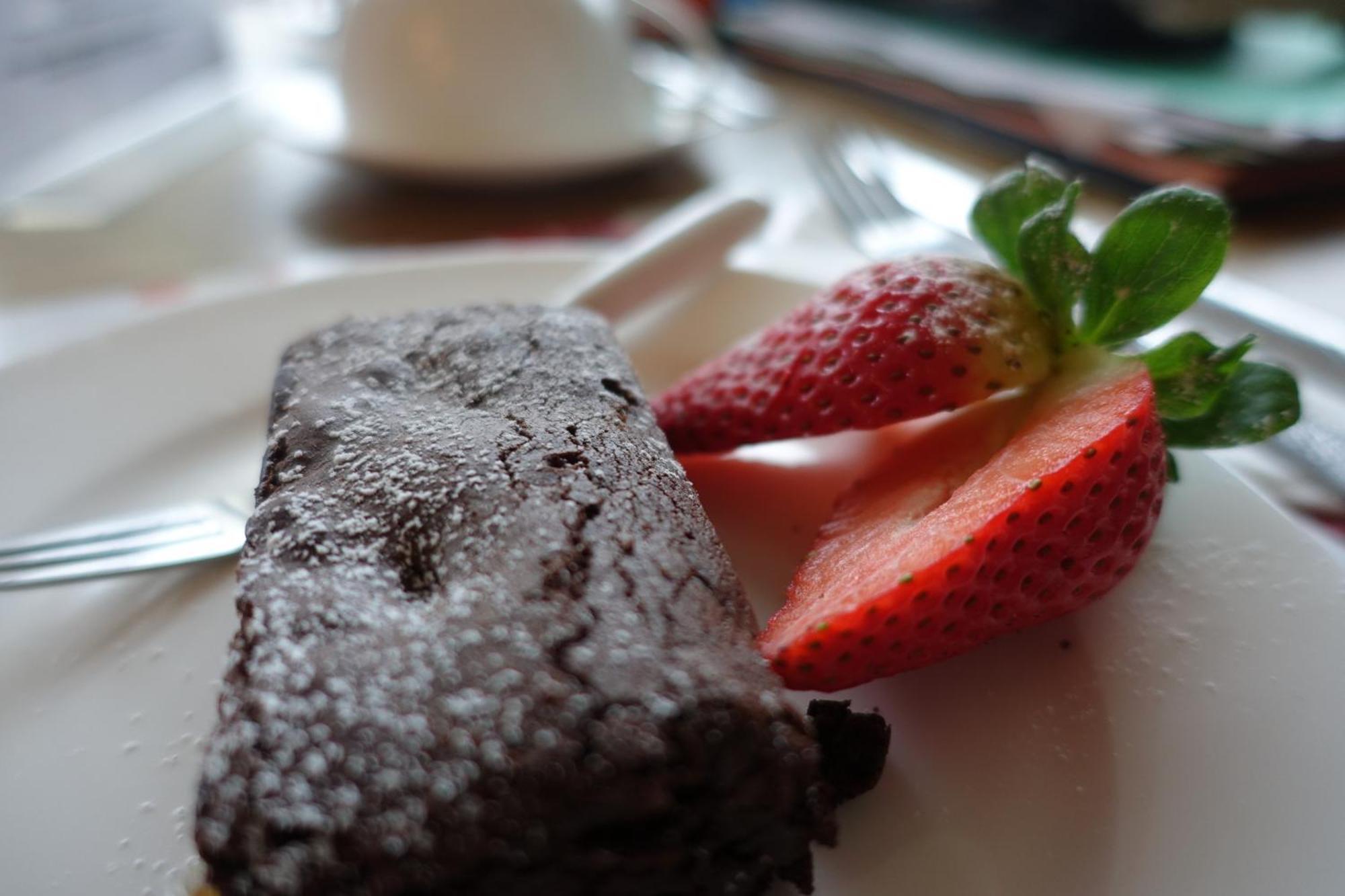 One Holyrood Hotel & Cafe Newport  Luaran gambar