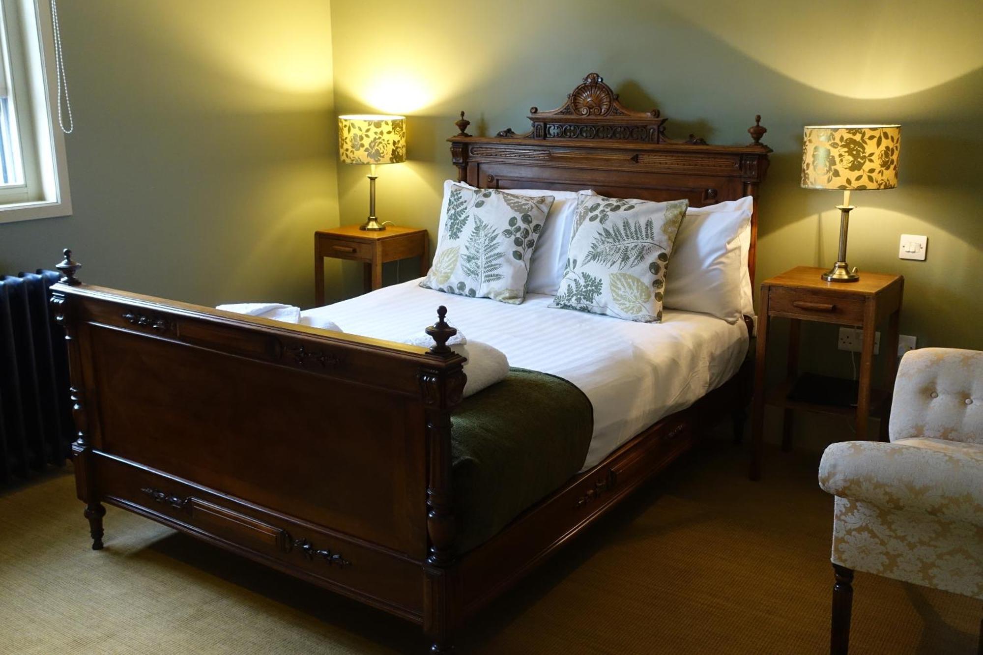 One Holyrood Hotel & Cafe Newport  Bilik gambar